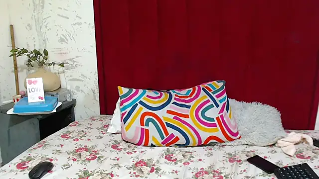 SexyChantyBabe25 online show from September 11, 2025, 8:31 pm