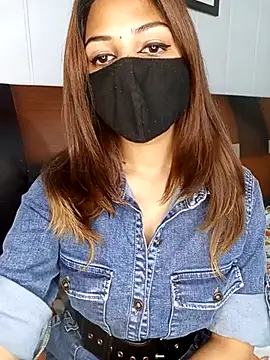 Snapshot of Hot_malika19 chatting on December 14, 2025, 8:52 am Hot malika19 online show from December 14, 2025, 8:52 am