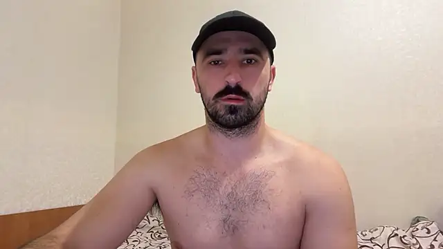 Snapshot of Hard_to_Obey chatting on October 17, 2025, 6:32 pm Hard to Obey online show from October 17, 2025, 6:32 pm