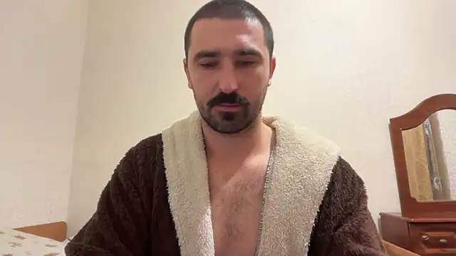 Snapshot of Hard_to_Obey chatting on November 1, 2025, 7:38 pm Hard to Obey online show from November 1, 2025, 7:38 pm