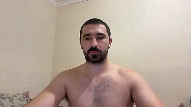 Snapshot of Hard_to_Obey chatting on November 11, 2025, 8:20 pm Hard to Obey online show from November 11, 2025, 8:20 pm