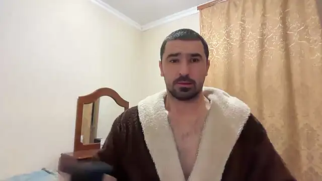 Snapshot of Hard_to_Obey chatting on November 24, 2025, 10:20 pm Hard to Obey online show from November 24, 2025, 10:20 pm