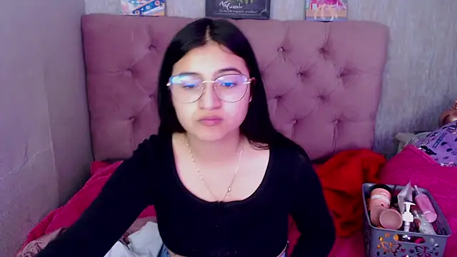 laurenelove online show from October 6, 2025, 2:20 am