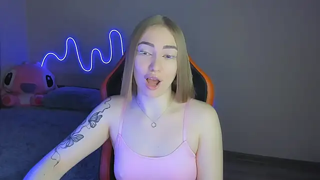 LaraKrein lk online show from November 12, 2025, 1:22 pm