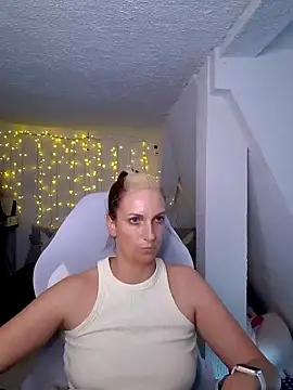 SexyJulia21 online show from March 7, 2025, 12:45 pm