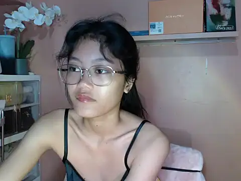 Snapshot of skinny_gracie chatting on September 19, 2025, 2:46 am skinny gracie online show from September 19, 2025, 2:46 am
