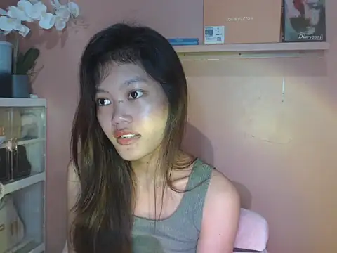 Snapshot of skinny_gracie chatting on September 27, 2025, 12:48 am skinny gracie online show from September 27, 2025, 12:48 am