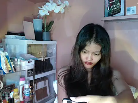 Snapshot of skinny_gracie chatting on October 5, 2025, 1:53 pm skinny gracie online show from October 5, 2025, 1:53 pm