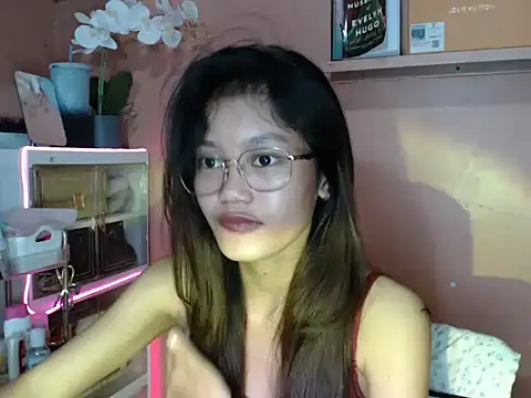 Snapshot of skinny_gracie chatting on October 15, 2025, 8:47 am skinny gracie online show from October 15, 2025, 8:47 am