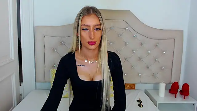 Snapshot of NatalieSensual chatting on October 25, 2025, 7:49 am NatalieSensual online show from October 25, 2025, 7:49 am