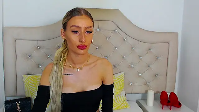 Snapshot of NatalieSensual chatting on November 9, 2025, 9:51 am NatalieSensual online show from November 9, 2025, 9:51 am