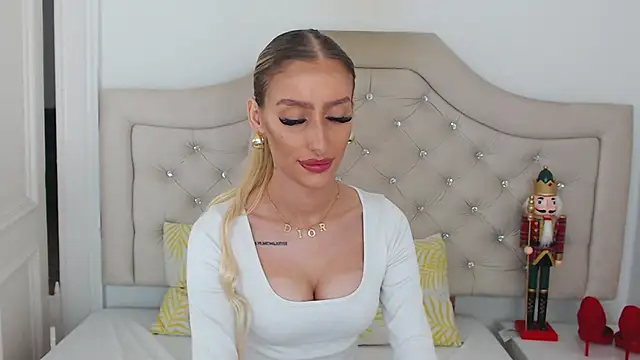 Snapshot of NatalieSensual chatting on December 14, 2025, 2:33 pm NatalieSensual online show from December 14, 2025, 2:33 pm