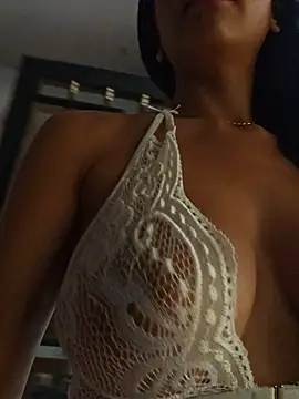 Mavi roouse  online show from November 23, 2025, 12:27 pm