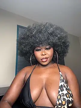 Snapshot of WomanNextdoor1 chatting on November 15, 2025, 10:01 am WomanNextdoor1 online show from November 15, 2025, 10:01 am