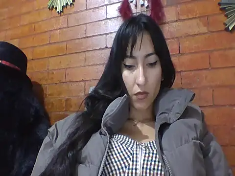 Snapshot of a_miss chatting on November 7, 2025, 8:42 pm a miss online show from November 7, 2025, 8:42 pm