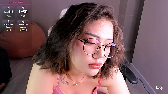 Momo Ayase  online show from September 22, 2025, 2:19 pm