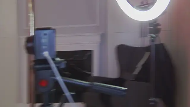 MarilynNova online show from October 24, 2025, 4:20 am