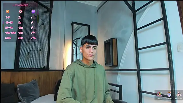 Snapshot of Dani_mc1 chatting on September 15, 2025, 11:32 am Dani mc1 online show from September 15, 2025, 11:32 am