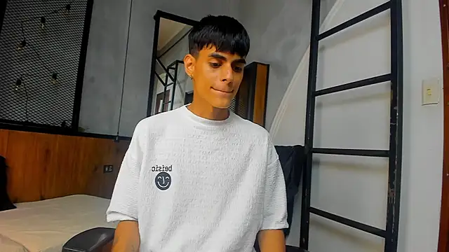 Snapshot of Dani_mc1 chatting on September 20, 2025, 11:55 am Dani mc1 online show from September 20, 2025, 11:55 am