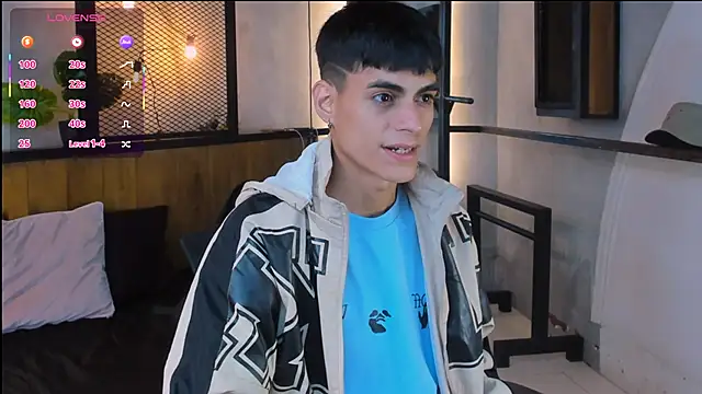 Snapshot of Dani_mc1 chatting on October 4, 2025, 11:30 am Dani mc1 online show from October 4, 2025, 11:30 am