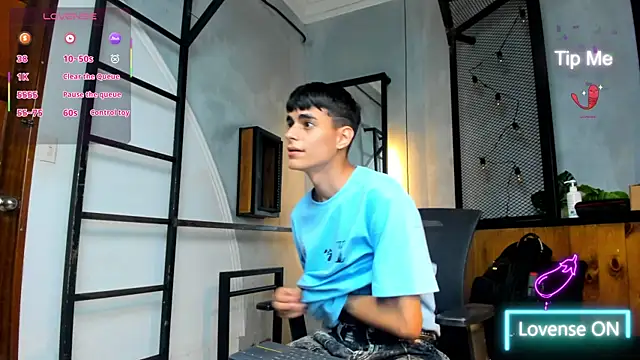 Snapshot of Dani_mc1 chatting on October 10, 2025, 11:31 am Dani mc1 online show from October 10, 2025, 11:31 am