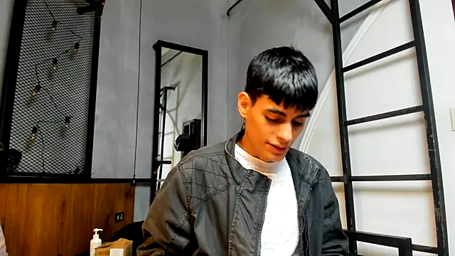 Snapshot of Dani_mc1 chatting on October 21, 2025, 11:33 am Dani mc1 online show from October 21, 2025, 11:33 am