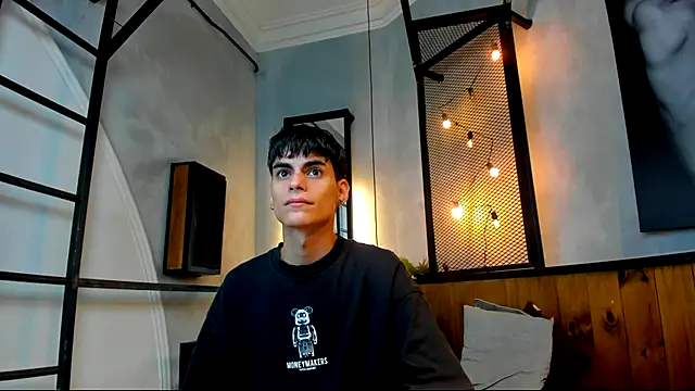 Snapshot of Dani_mc1 chatting on December 3, 2025, 11:30 am Dani mc1 online show from December 3, 2025, 11:30 am