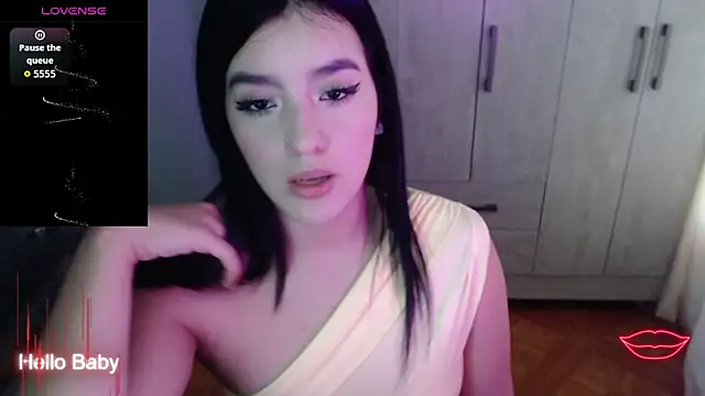 Velvet 28 online show from November 27, 2025, 1:46 pm