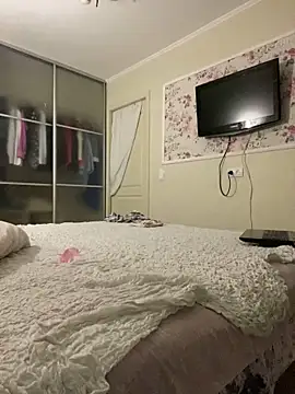 missevacrystal online show from September 10, 2025, 5:46 pm