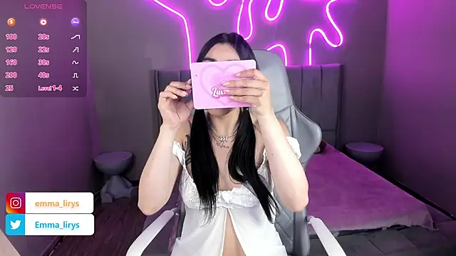 Emma and Issac online show from September 10, 2025, 4:23 am