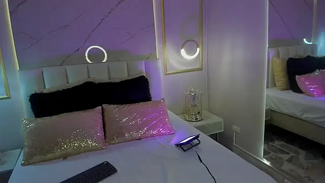 Snapshot of VioletaMaddox chatting on November 8, 2025, 2:34 am VioletaMaddox online show from November 8, 2025, 2:34 am