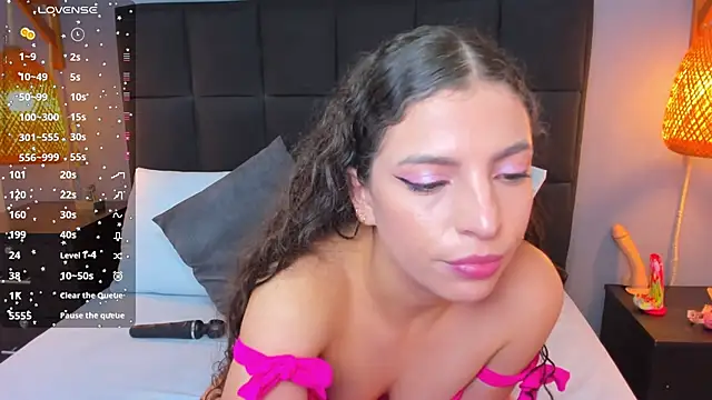 natalie esmith online show from September 10, 2025, 2:17 pm