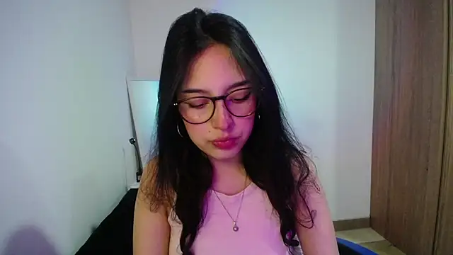 Snapshot of immisssilver chatting on September 19, 2025, 1:40 am immisssilver online show from September 19, 2025, 1:40 am