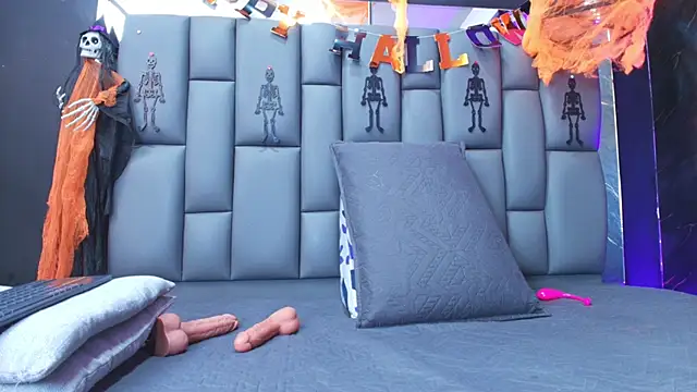 Snapshot of Roxana_gomez chatting on October 28, 2025, 3:10 am Roxana gomez online show from October 28, 2025, 3:10 am