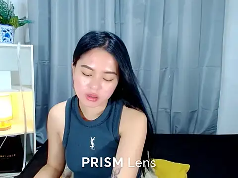 Urasian ladybug online show from September 17, 2025, 3:52 am