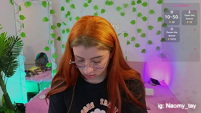 Naomy tay1 online show from September 18, 2025, 3:30 am