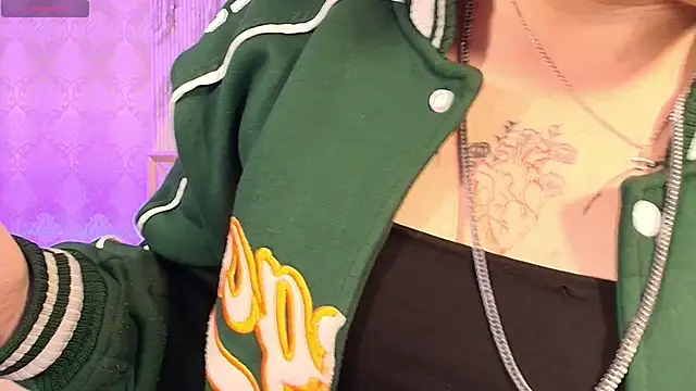 Naomy tay1 online show from November 18, 2025, 3:34 am