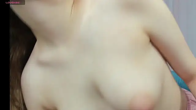 Elle Ellise online show from November 16, 2025, 1:11 am