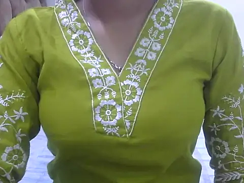 SONIYA 47 online show from October 2, 2025, 6:15 pm