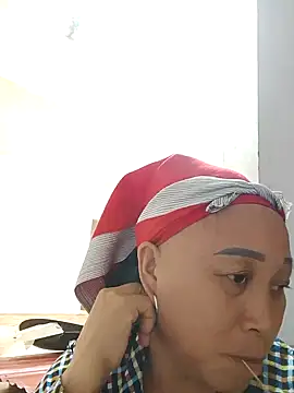 Snapshot of Mamapm20 chatting on October 10, 2025, 8:24 am Mamapm20 online show from October 10, 2025, 8:24 am