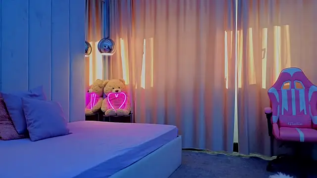 Snapshot of Reina_Cummings chatting on October 30, 2025, 7:10 am Reina Cummings online show from October 30, 2025, 7:10 am