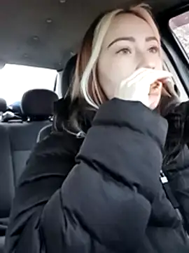 Snapshot of Reina_Cummings chatting on November 20, 2025, 6:02 am Reina Cummings online show from November 20, 2025, 6:02 am