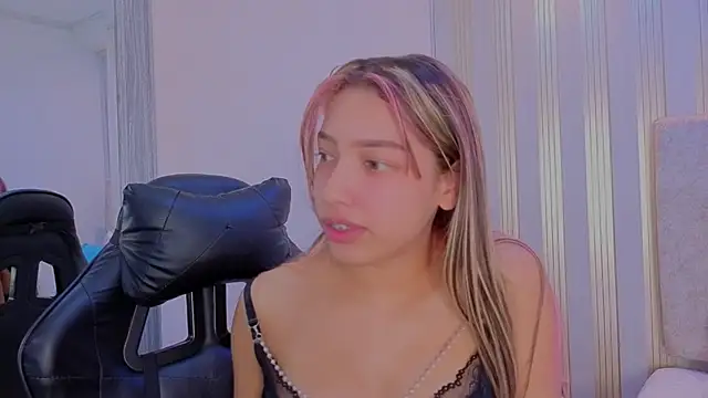 Snapshot of nami_sweet_ chatting on September 27, 2025, 5:23 am nami sweet online show from September 27, 2025, 5:23 am