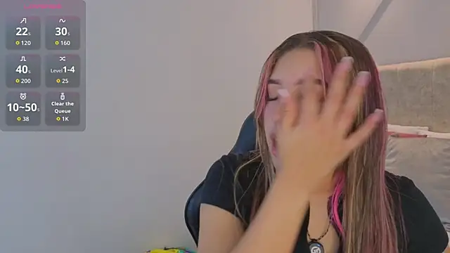 Snapshot of nami_sweet_ chatting on November 18, 2025, 11:36 am nami sweet online show from November 18, 2025, 11:36 am