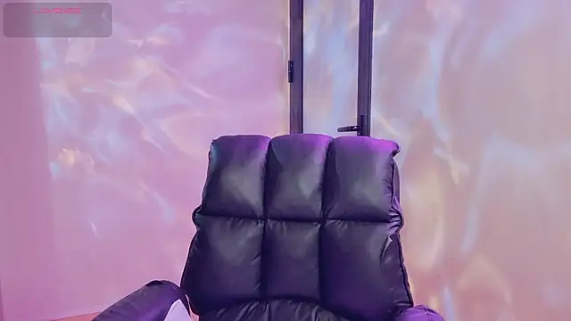 Snapshot of _Dorry_ chatting on October 24, 2025, 4:14 pm Dorry online show from October 24, 2025, 4:14 pm