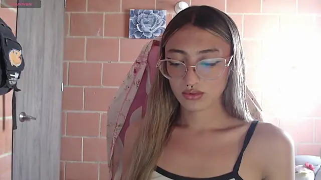 Andrea camilaaa online show from September 21, 2025, 4:19 pm