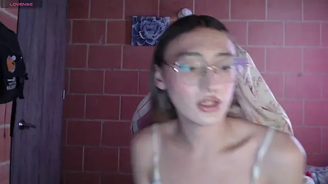 Andrea camilaaa online show from October 14, 2025, 5:36 pm