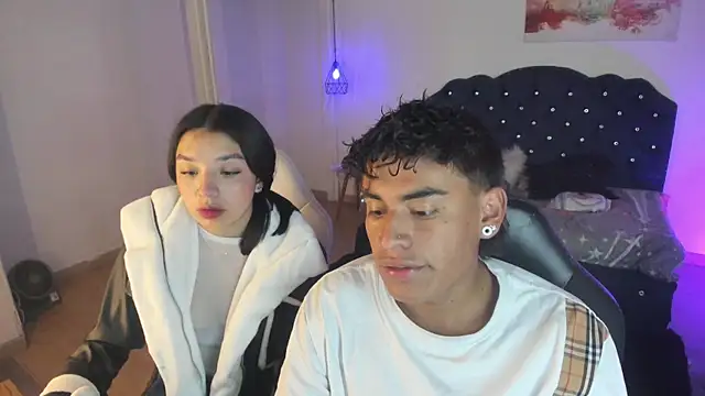 Snapshot of Yiing_and_yang chatting on September 8, 2025, 7:24 pm Yiing and yang online show from September 8, 2025, 7:24 pm