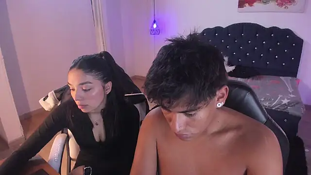 Snapshot of Yiing_and_yang chatting on September 13, 2025, 8:41 pm Yiing and yang online show from September 13, 2025, 8:41 pm
