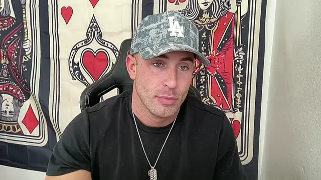 brettmycles28 online show from November 29, 2025, 5:05 pm